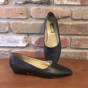 FLINGS Women's Vintage Black Brazil Leather ERIKA Almond Toe Low Pumps 9